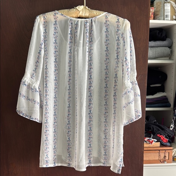 Floral Striped White Blouse - Picture 3 of 3